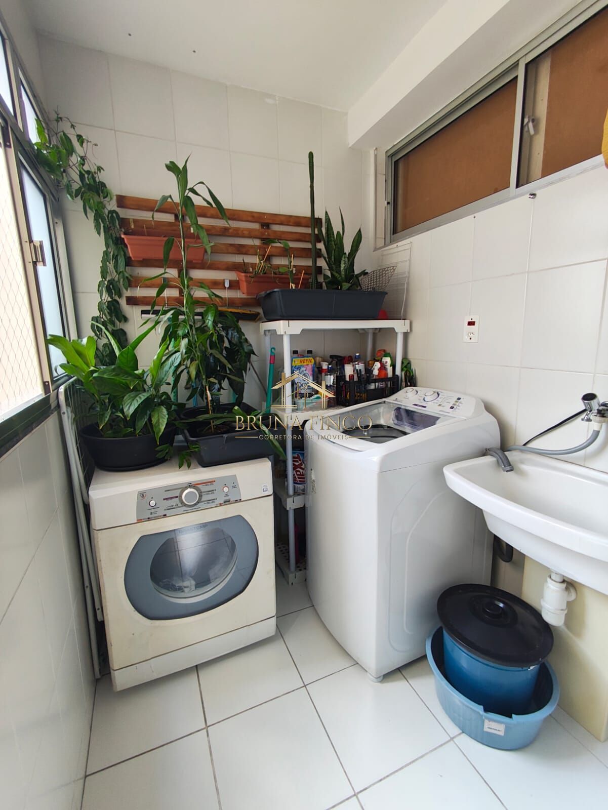 Apartamento à venda com 2 quartos, 63m² - Foto 8