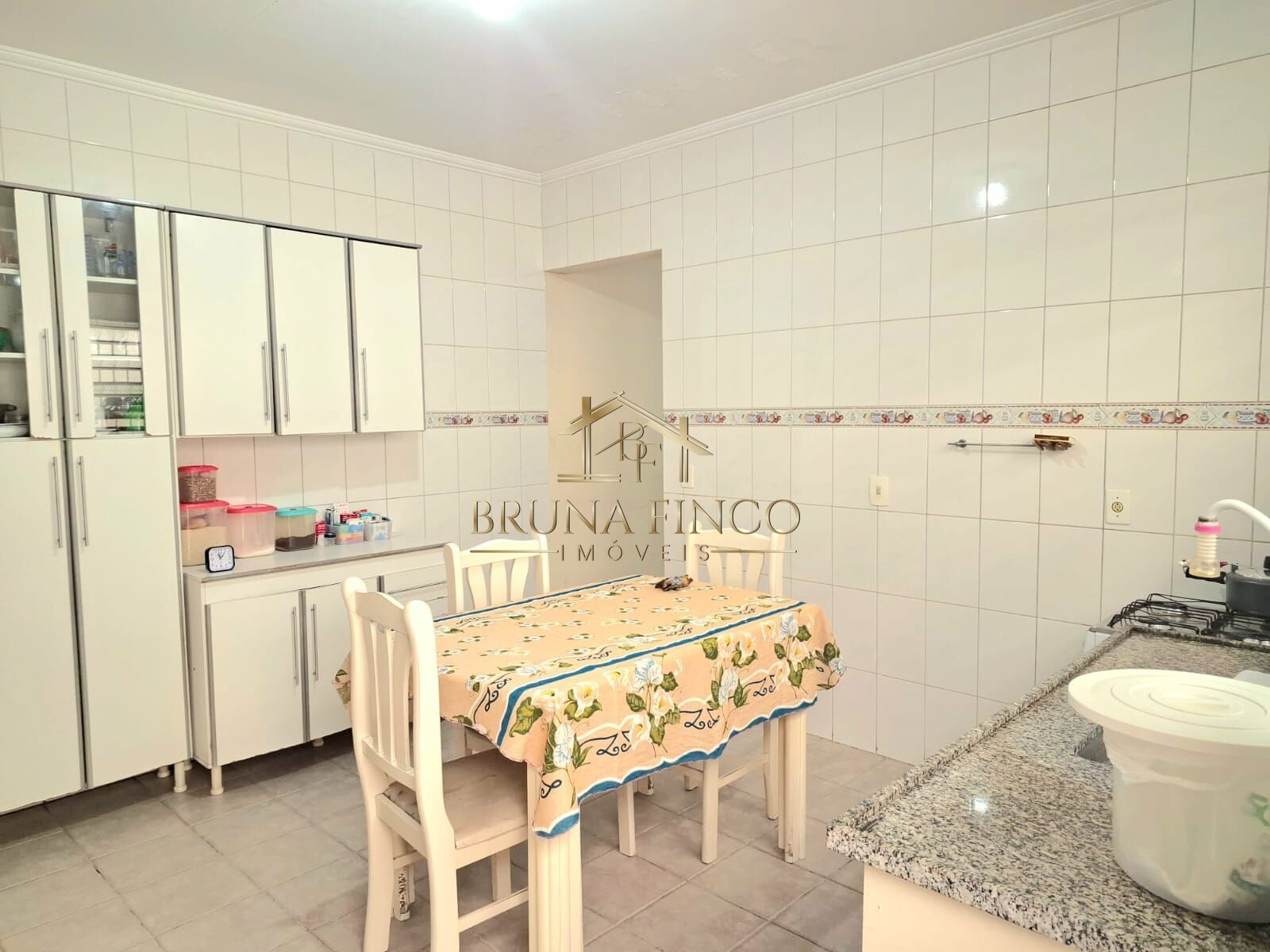 Casa à venda com 2 quartos, 96m² - Foto 11