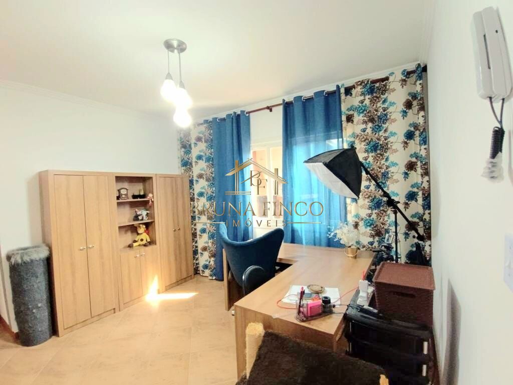 Casa à venda com 4 quartos, 240m² - Foto 13