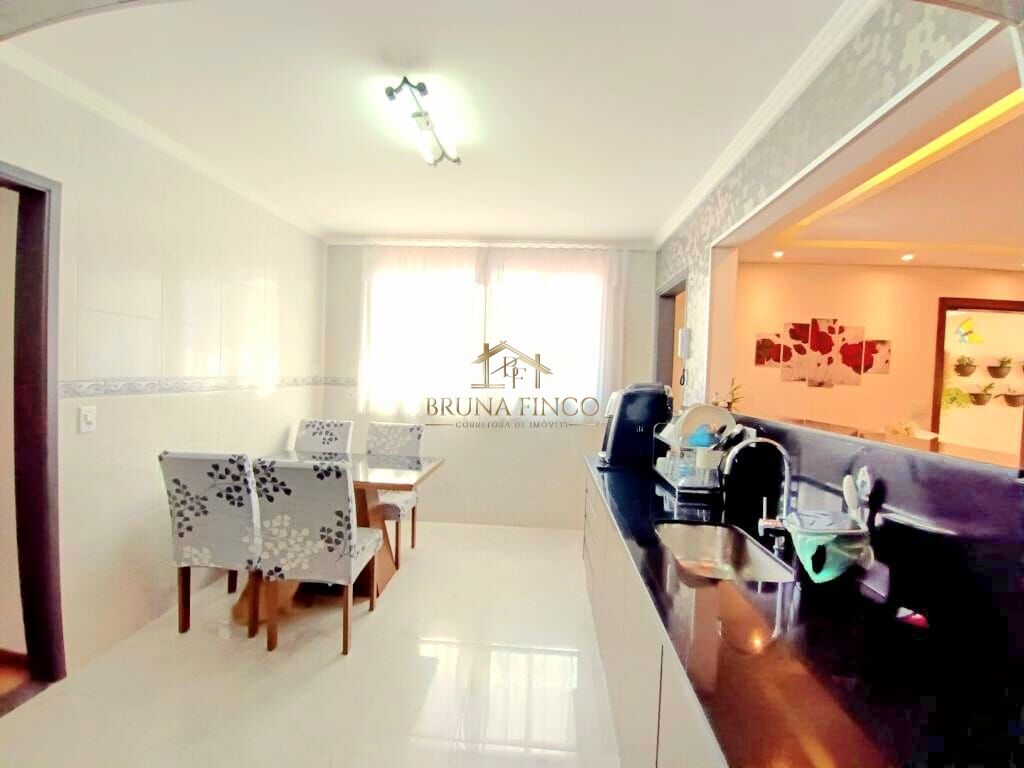 Casa à venda com 4 quartos, 240m² - Foto 6