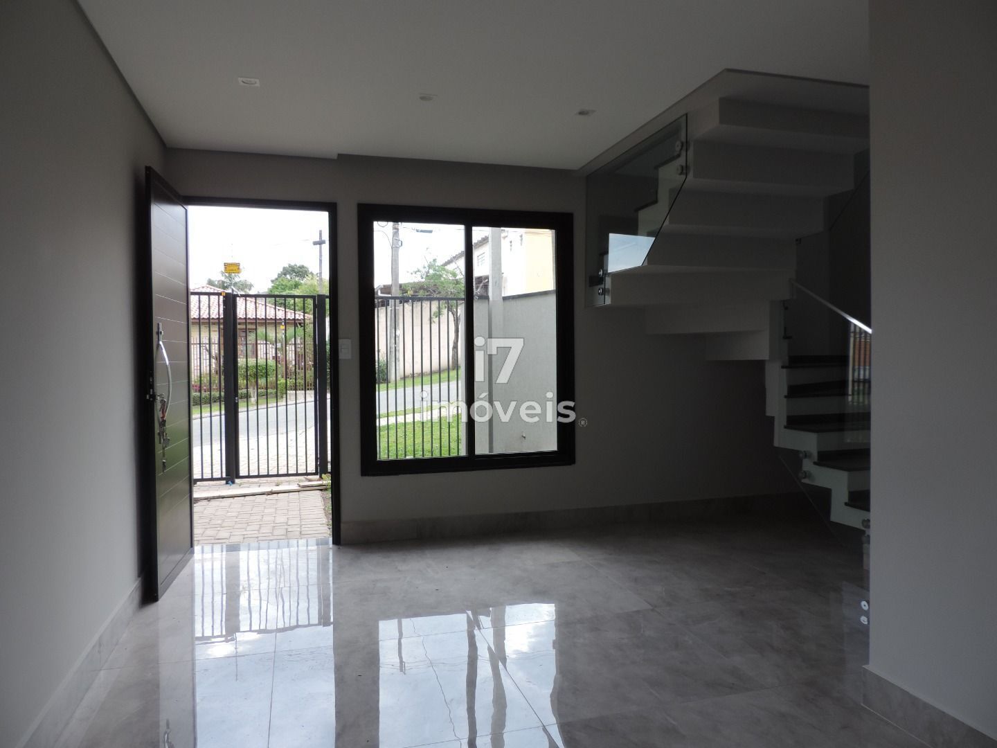 Sobrado à venda com 3 quartos, 106m² - Foto 2