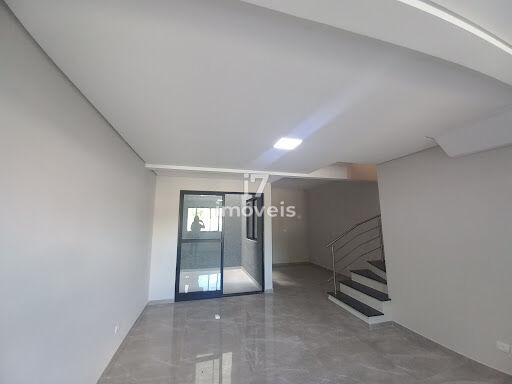 Sobrado à venda com 3 quartos, 75m² - Foto 2