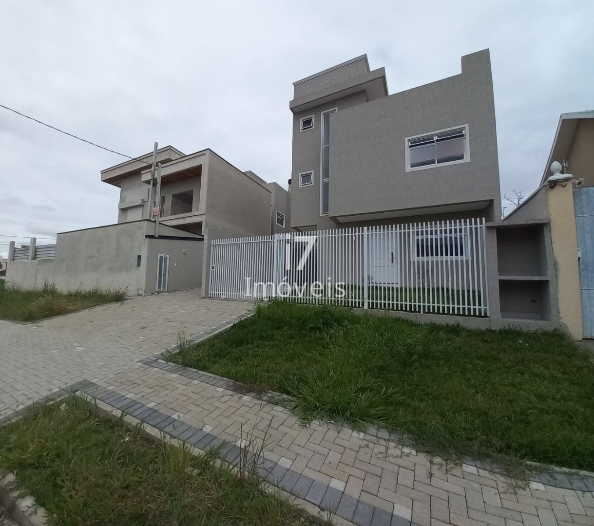 Sobrado à venda com 3 quartos, 115m² - Foto 1