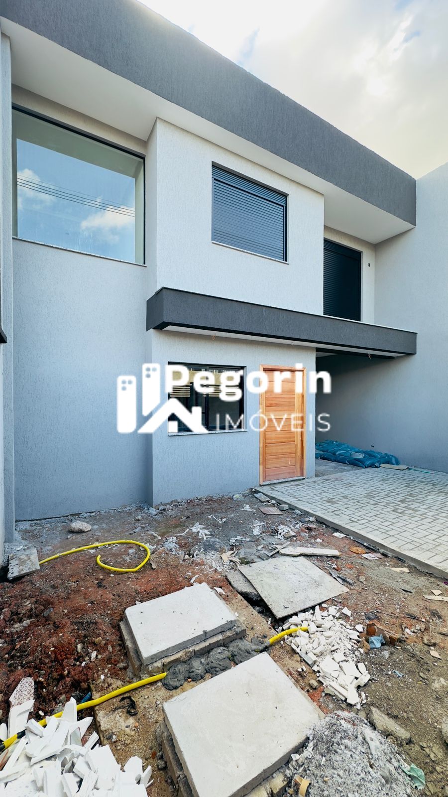 Sobrado de 3 quartos, 131m² no bairro Maria Antonieta, em Pinhais | Eu Corretor