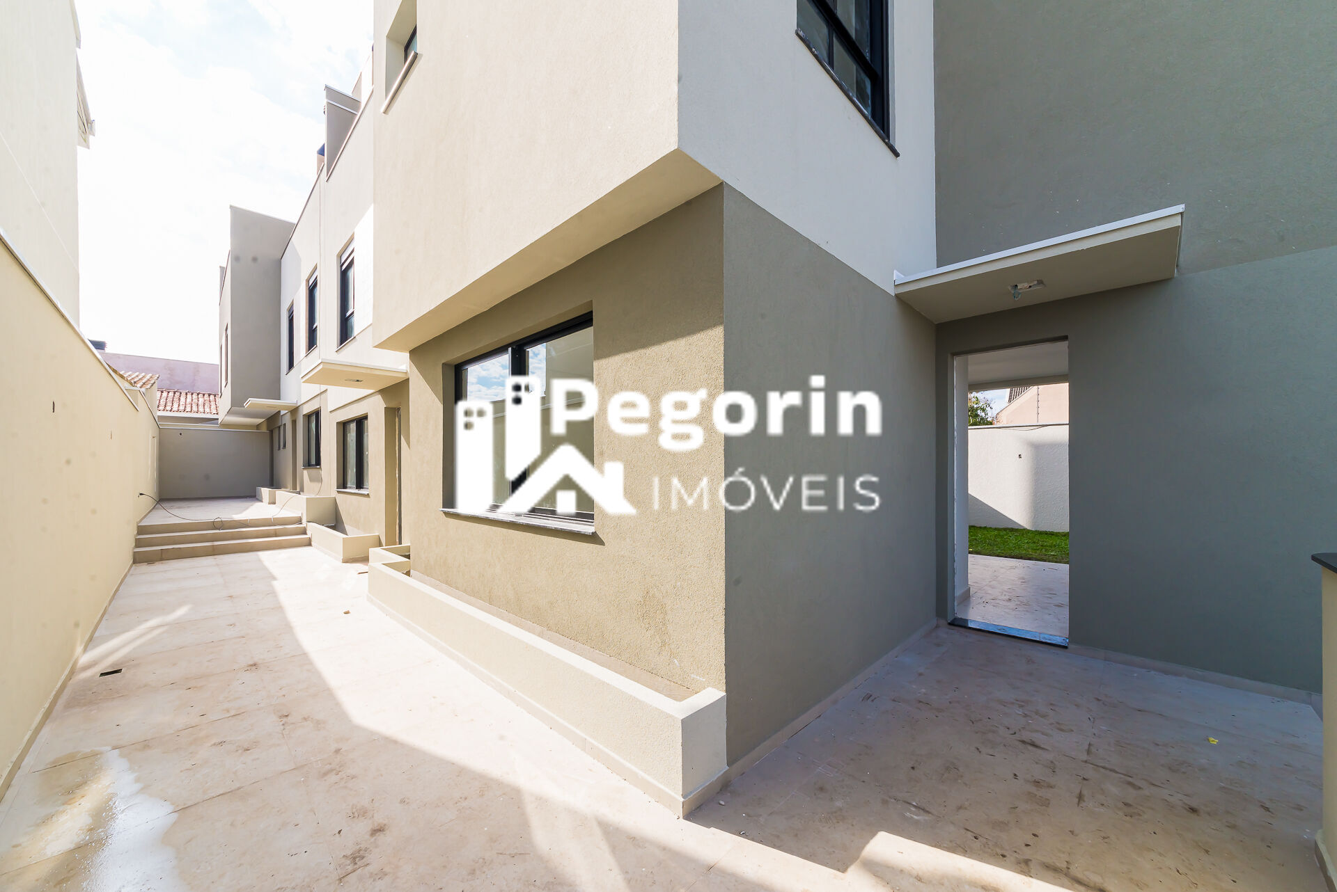 Sobrado de 3 quartos, 178m² no bairro Guabirotuba, em Curitiba | Eu Corretor