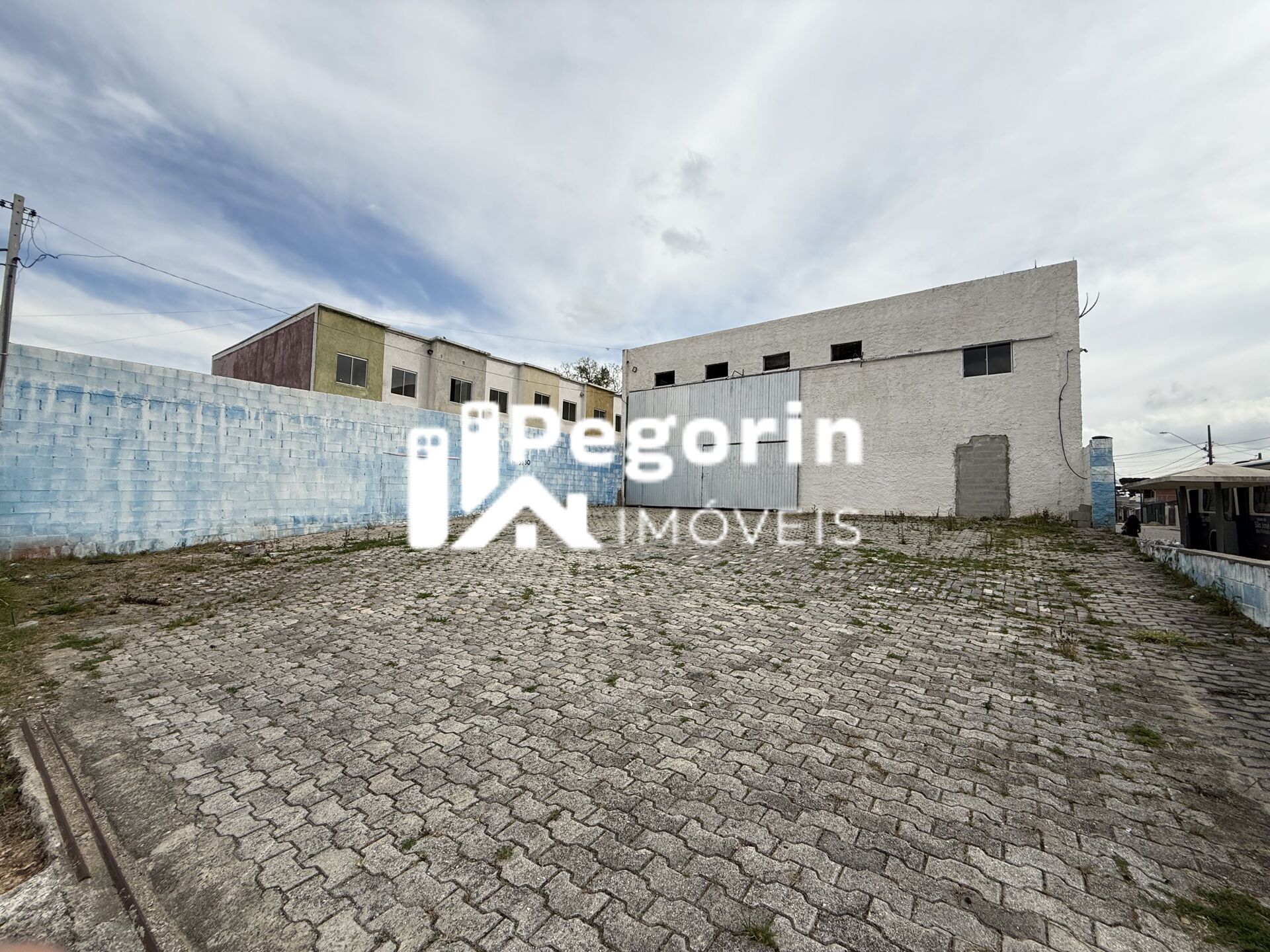 Loja / Salão / Ponto Comercial de 270m² no bairro Guatupê, em São José dos Pinhais | Eu Corretor