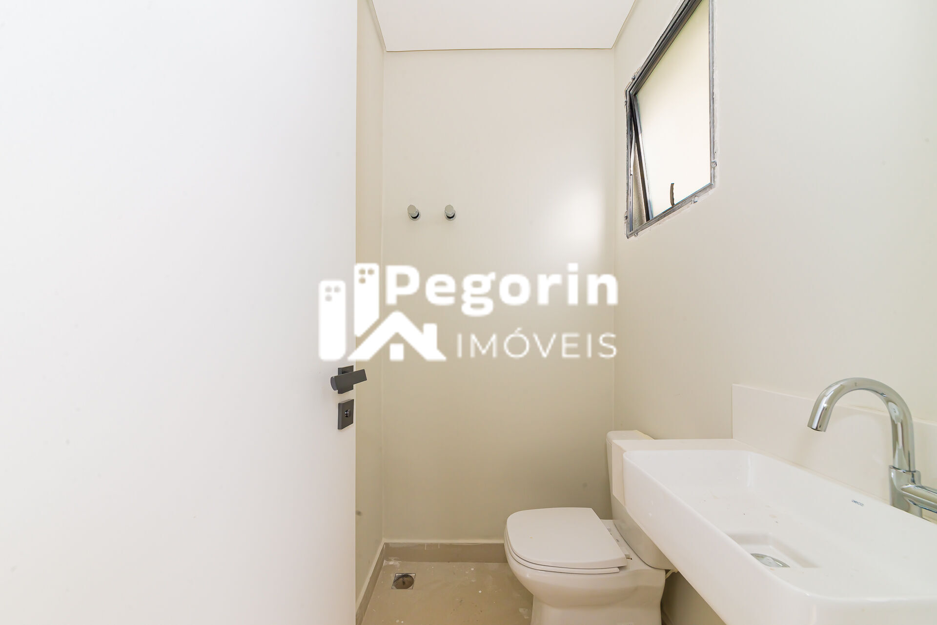 Sobrado com 3 Dormitórios à venda, 176 m² por R$ 1.253.017,00 Sobrado com 3 Dormitórios à venda, 176 m² por R$ 1.253.017,00