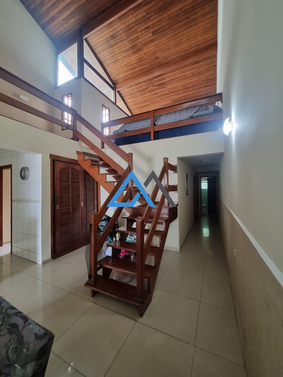 Sobrado à venda com 3 quartos, 201m² - Foto 1