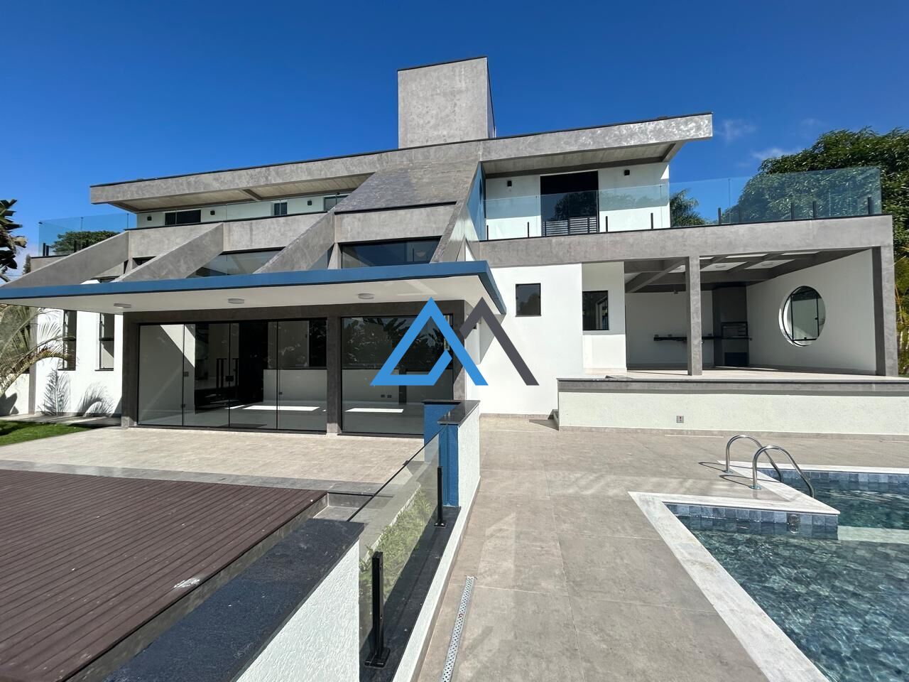 Casa à venda com 4 quartos, 434m² - Foto 3
