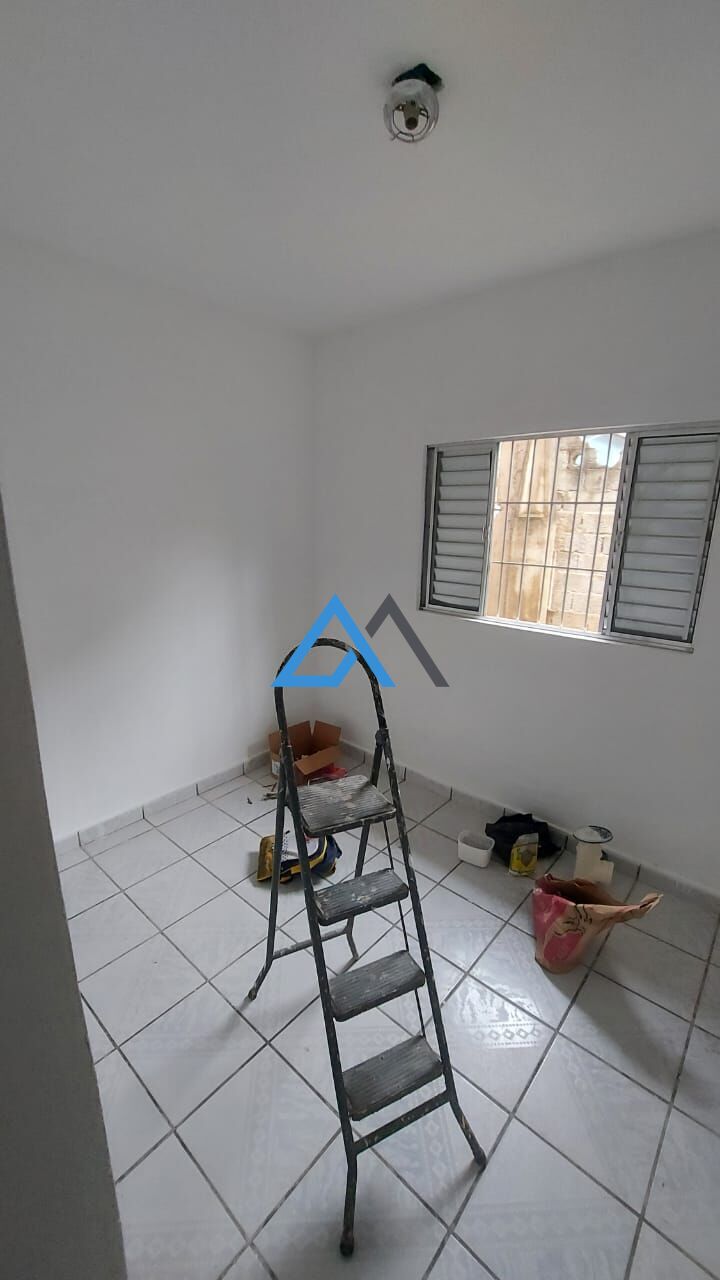 Casa à venda com 4 quartos, 80m² - Foto 15