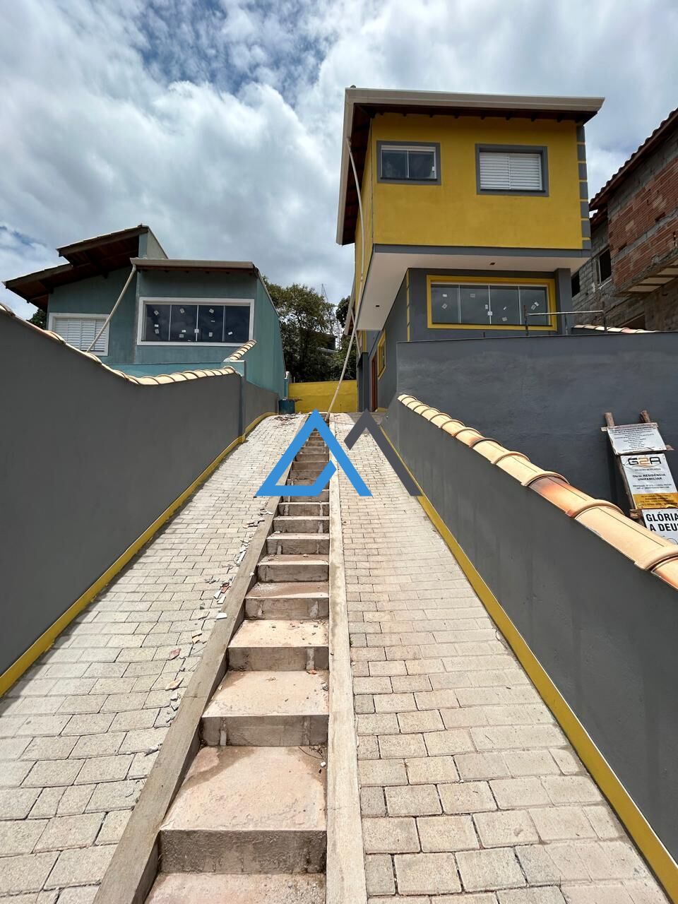 Casa à venda com 3 quartos, 150m² - Foto 2