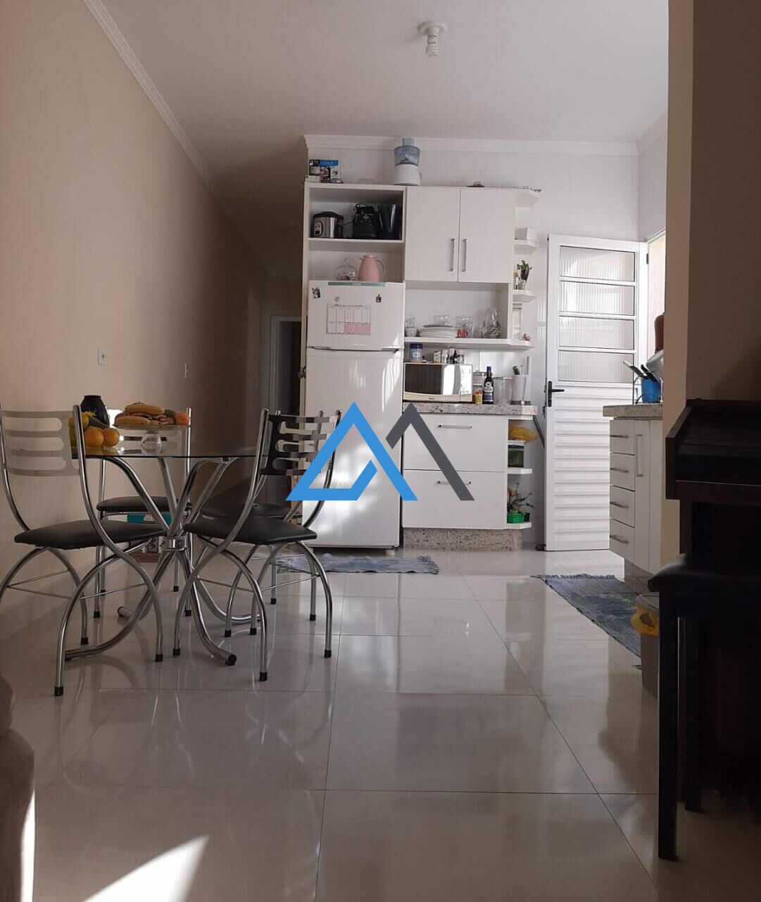 Casa à venda com 2 quartos, 70m² - Foto 5