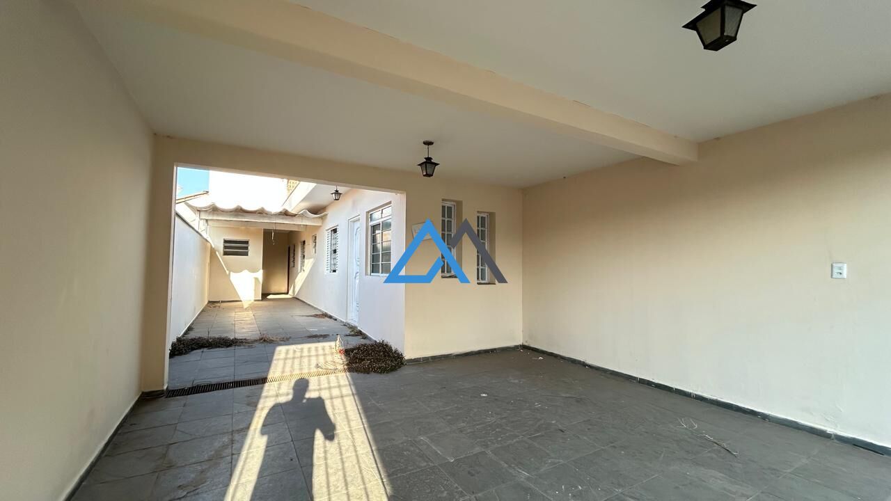 Casa à venda com 2 quartos, 70m² - Foto 5