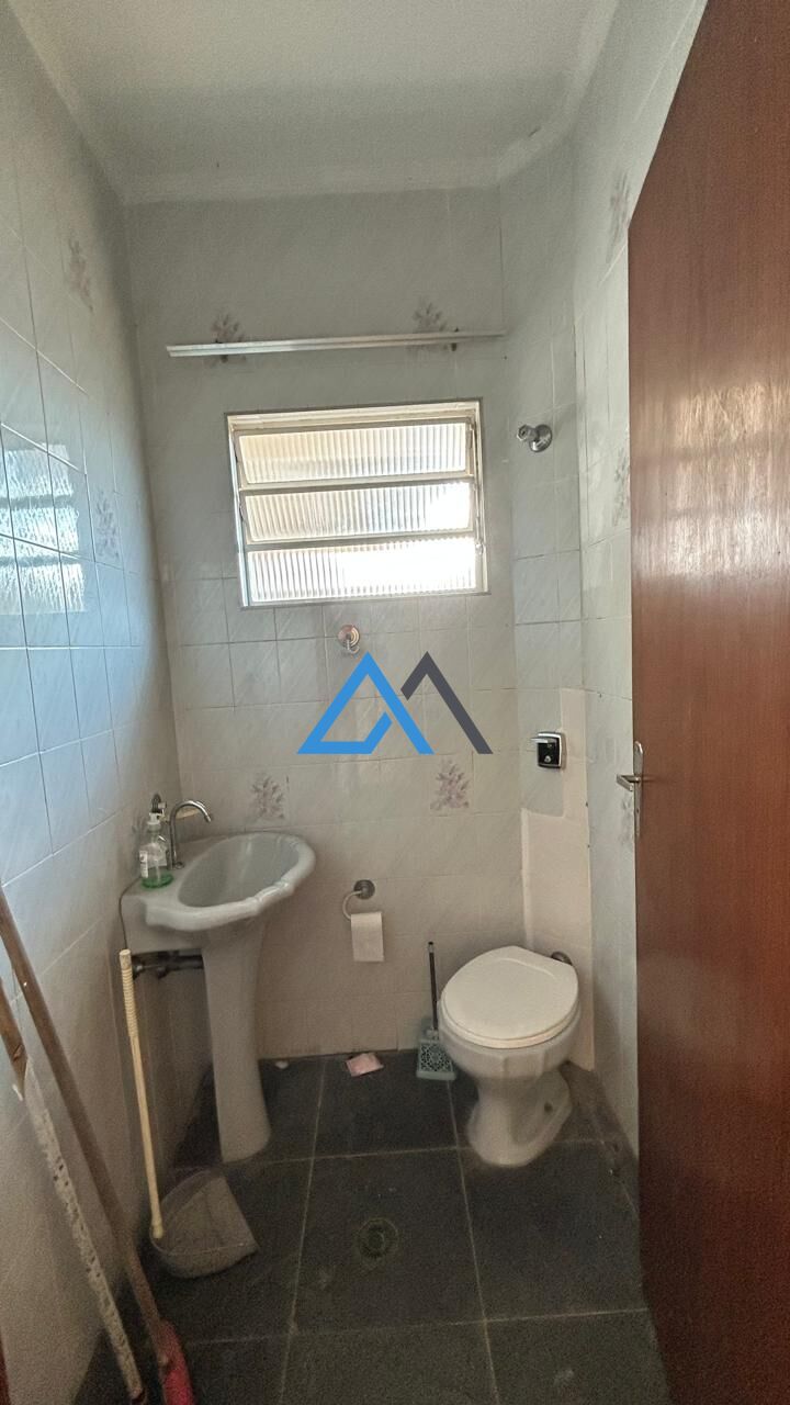Casa à venda com 2 quartos, 70m² - Foto 14