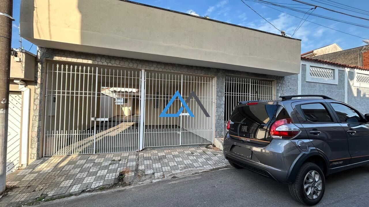 Casa à venda com 2 quartos, 70m² - Foto 2