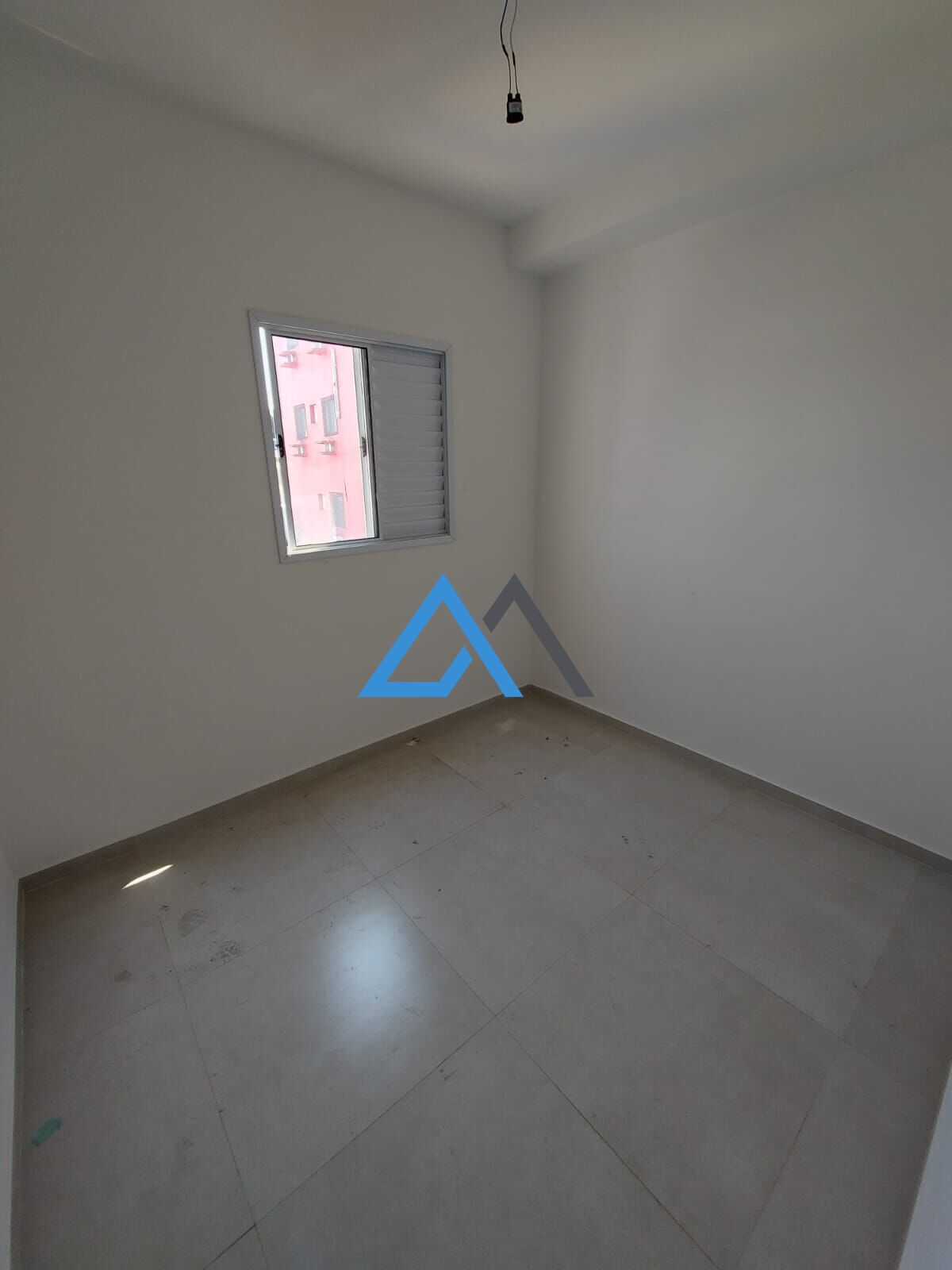 Apartamento à venda com 2 quartos, 37m² - Foto 2