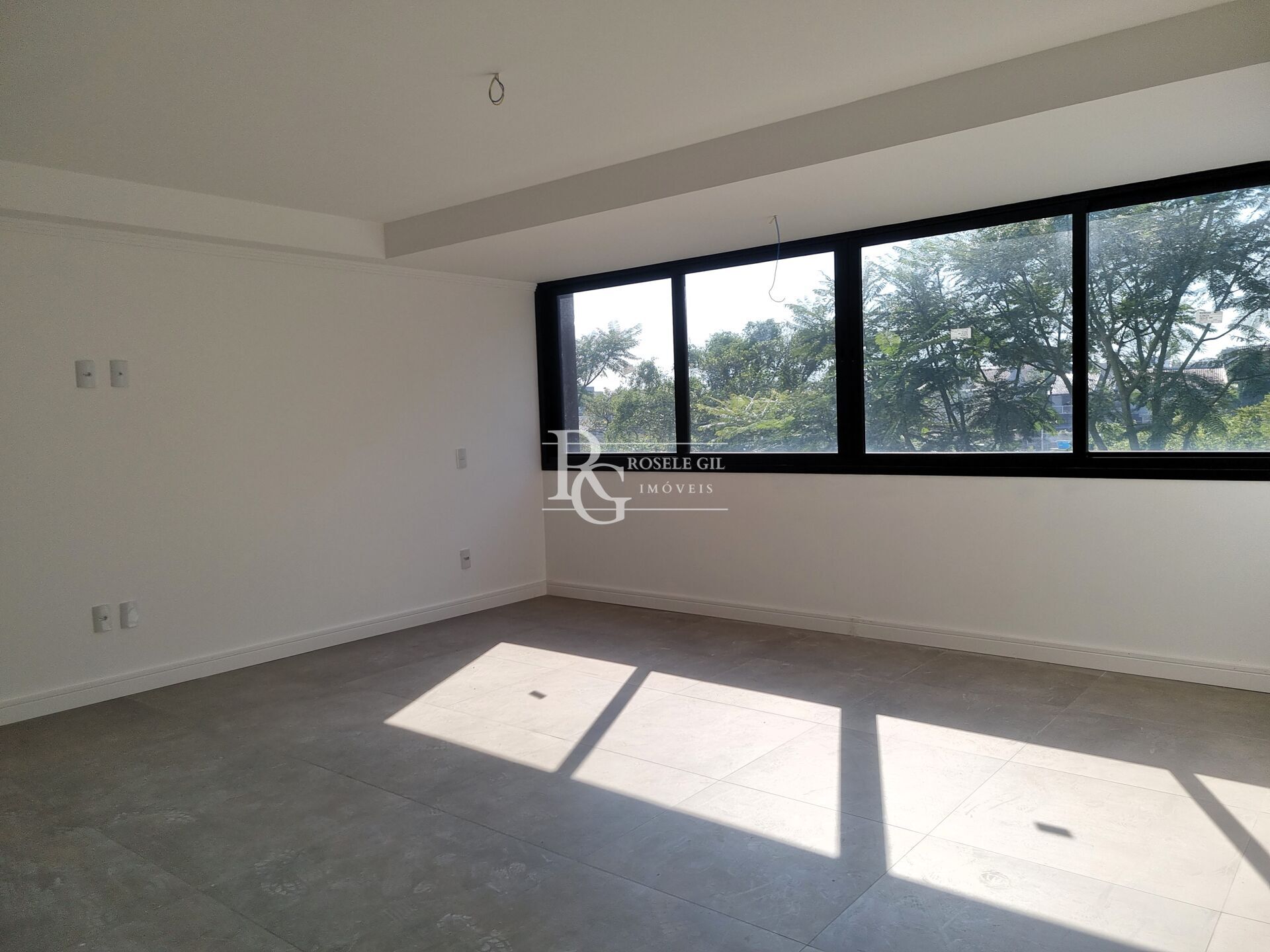 Apartamento à venda com 2 quartos, 78m² - Foto 2