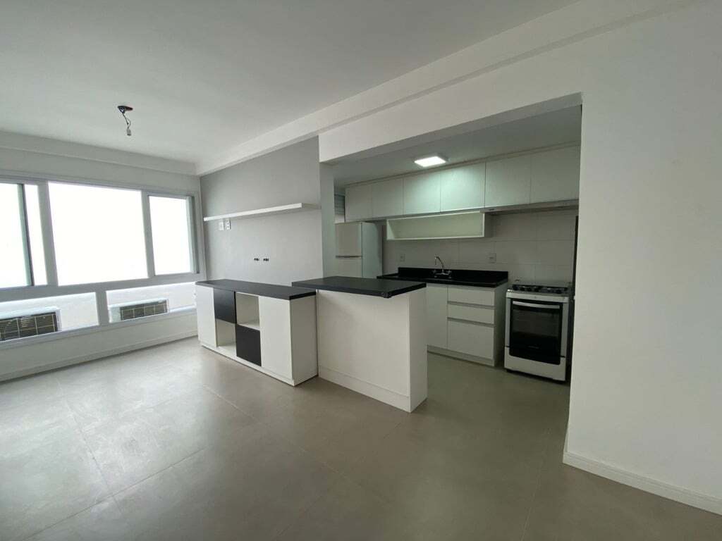 Apartamento à venda com 2 quartos, 58m² - Foto 2