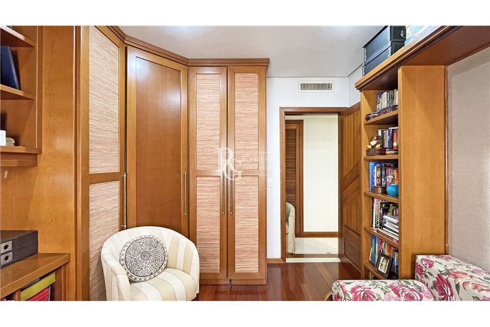 Apartamento à venda com 3 quartos, 210m² - Foto 18