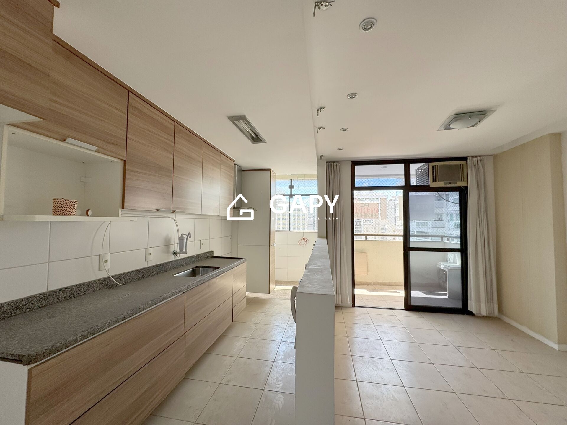 Apartamento à venda com 2 quartos, 78m² - Foto 3