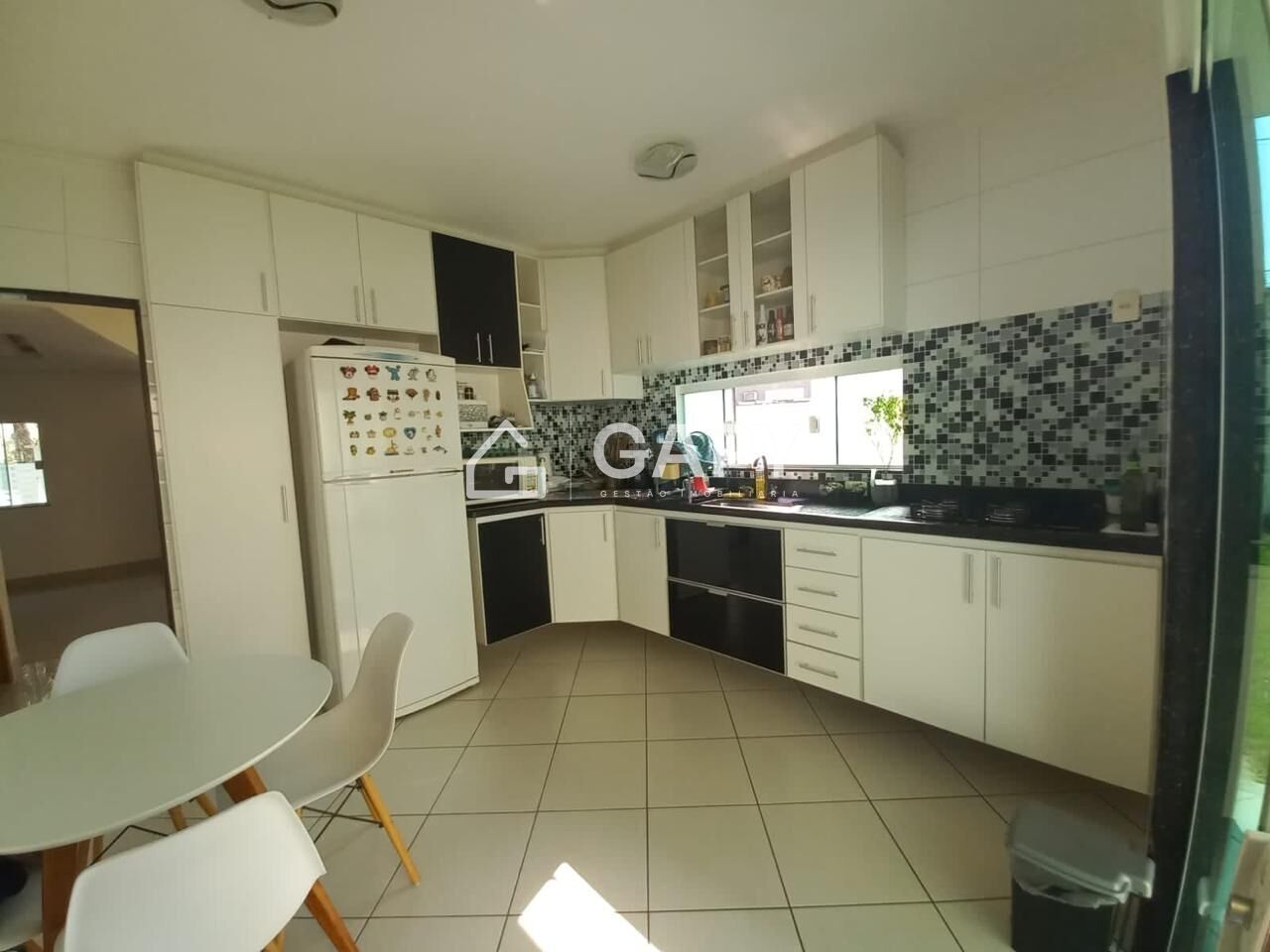 Casa, 3 quartos, 220 m² - Foto 29