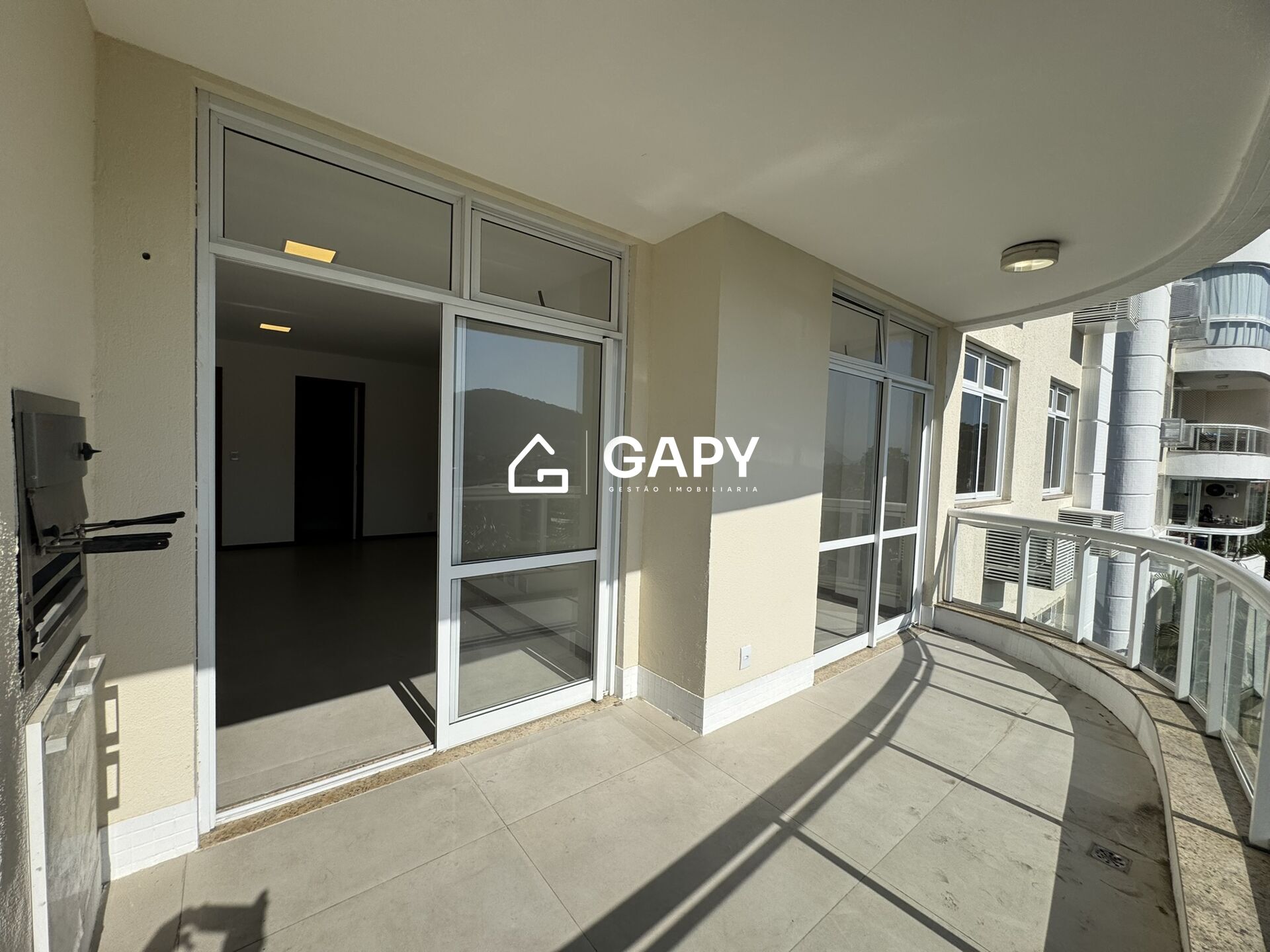 Apartamento à venda com 3 quartos, 115m² - Foto 6