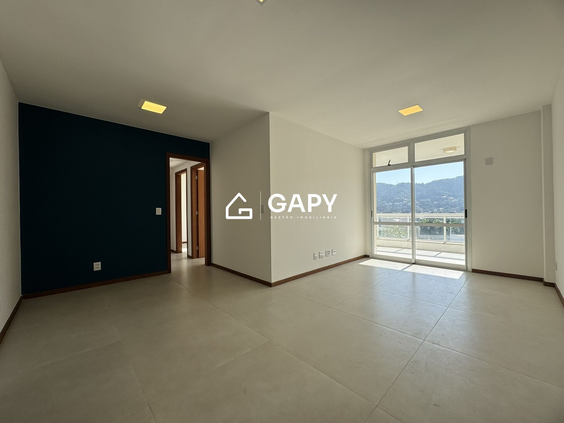 Apartamento à venda com 3 quartos, 115m² - Foto 2