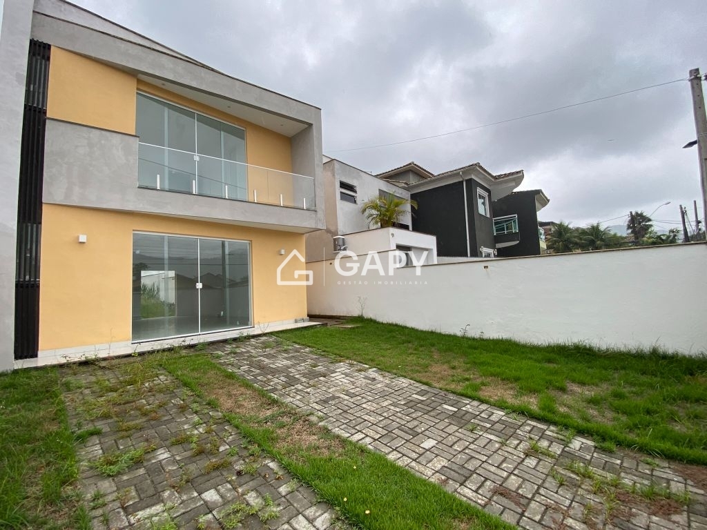 Casa à venda com 3 quartos, 113m² - Foto 1