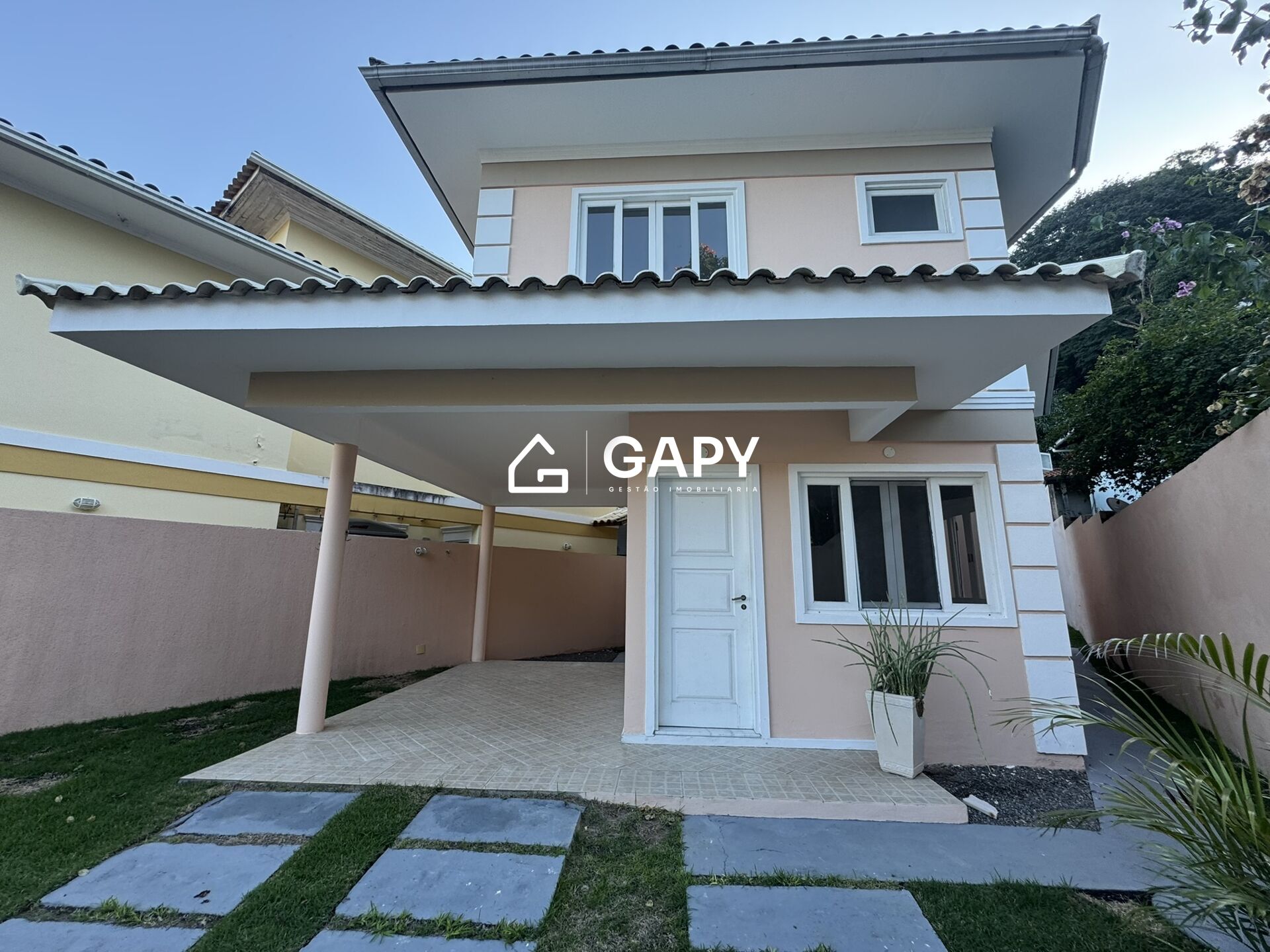 Casa à venda com 3 quartos, 150m² - Foto 2