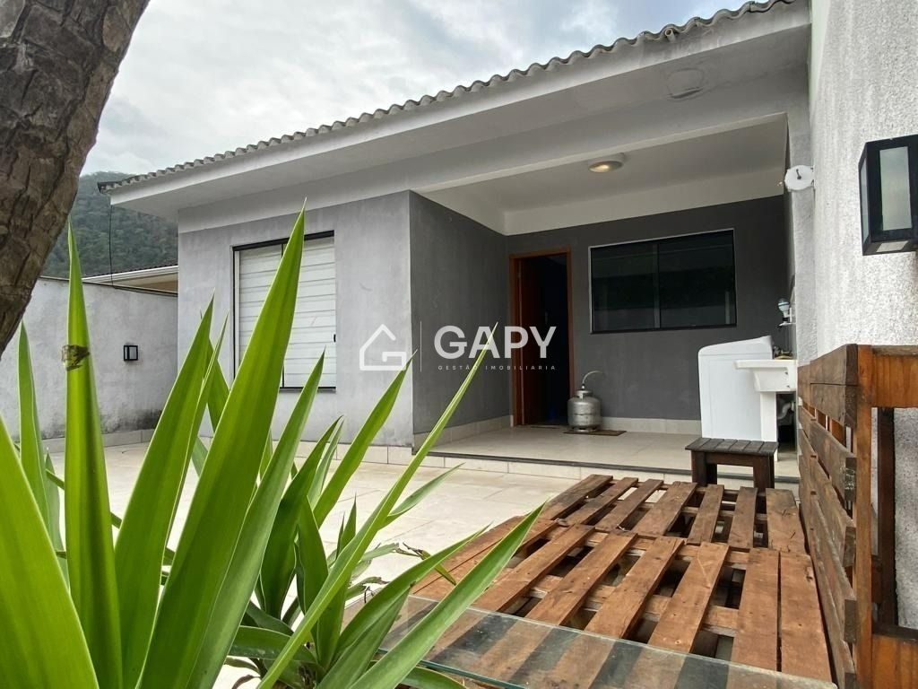 Casa à venda com 2 quartos, 84m² - Foto 1