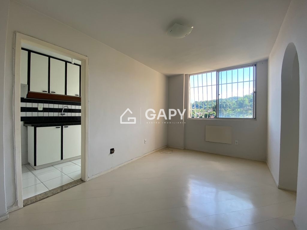 Apartamento à venda com 2 quartos, 60m² - Foto 2