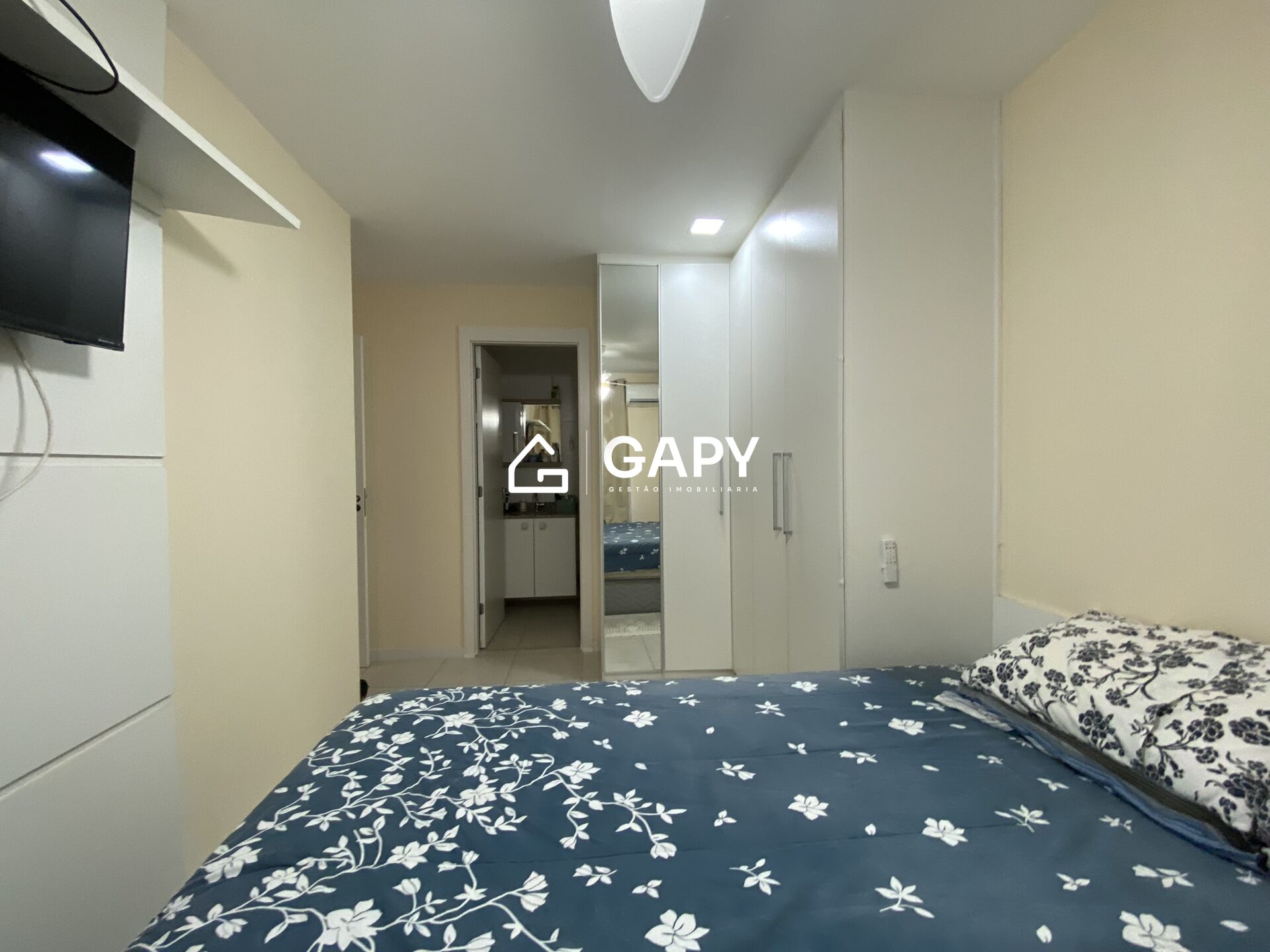 Apartamento à venda com 2 quartos, 65m² - Foto 9