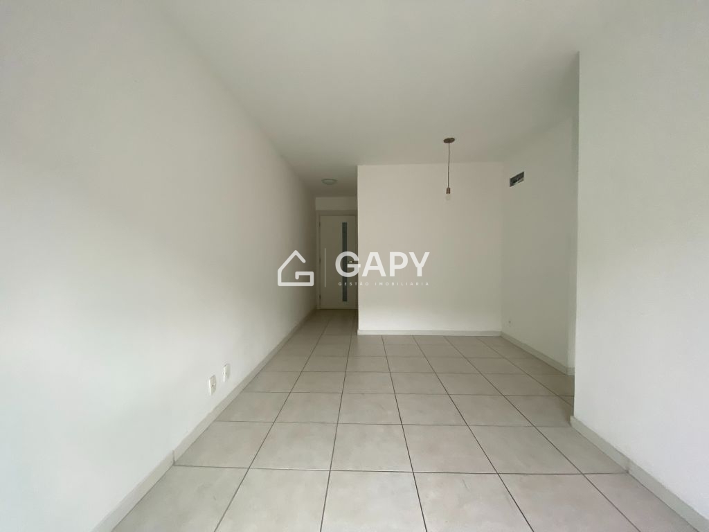 Apartamento à venda com 2 quartos, 65m² - Foto 4