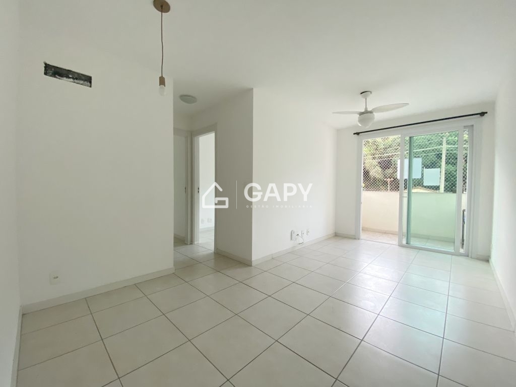 Apartamento à venda com 2 quartos, 65m² - Foto 2