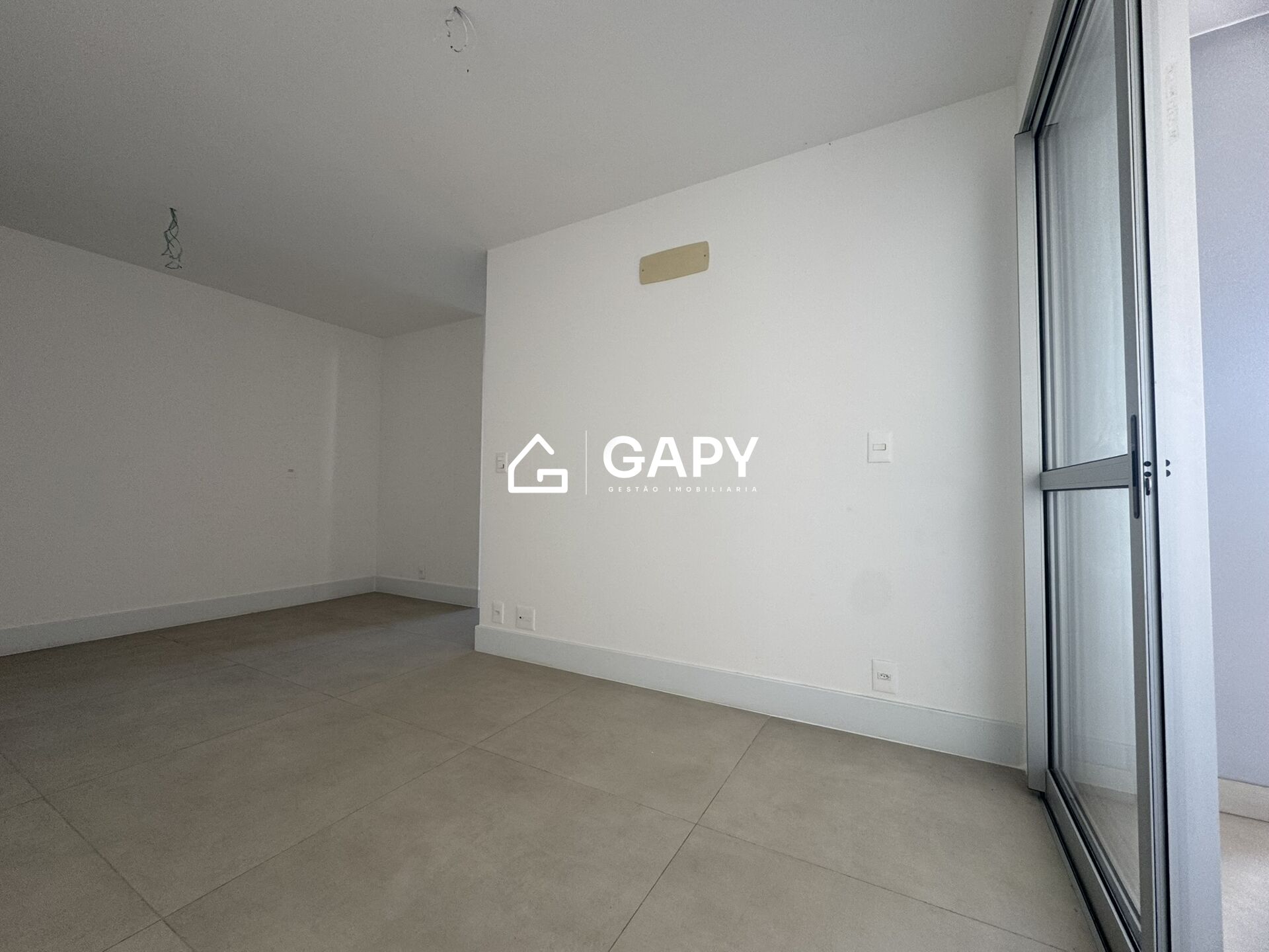 Apartamento à venda com 2 quartos, 73m² - Foto 4