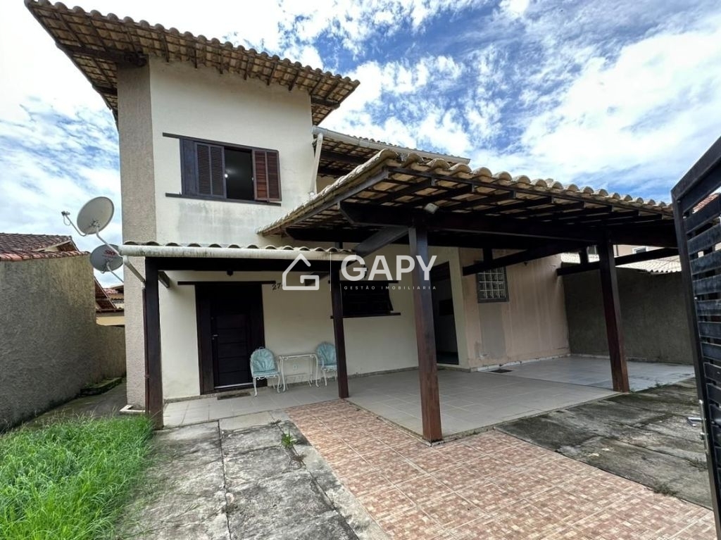 Casa à venda com 4 quartos, 192m² - Foto 1