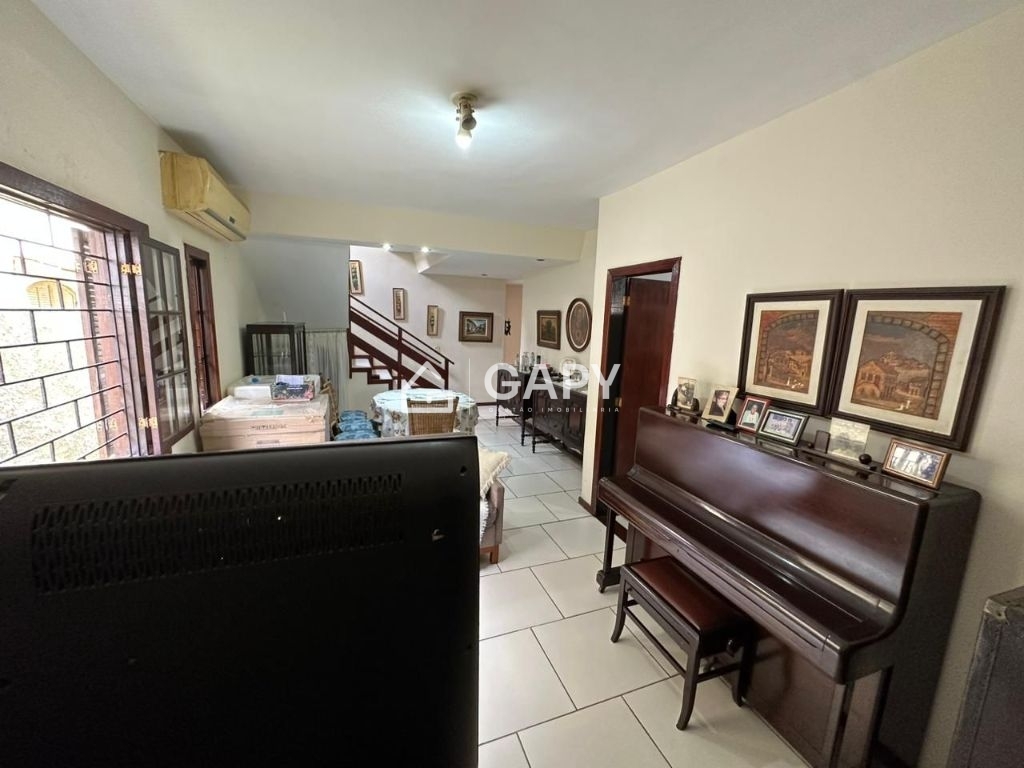 Casa à venda com 4 quartos, 192m² - Foto 4