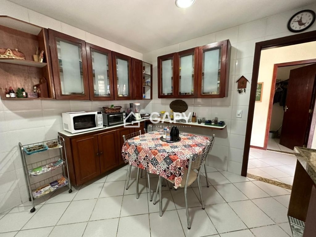 Casa à venda com 4 quartos, 192m² - Foto 13