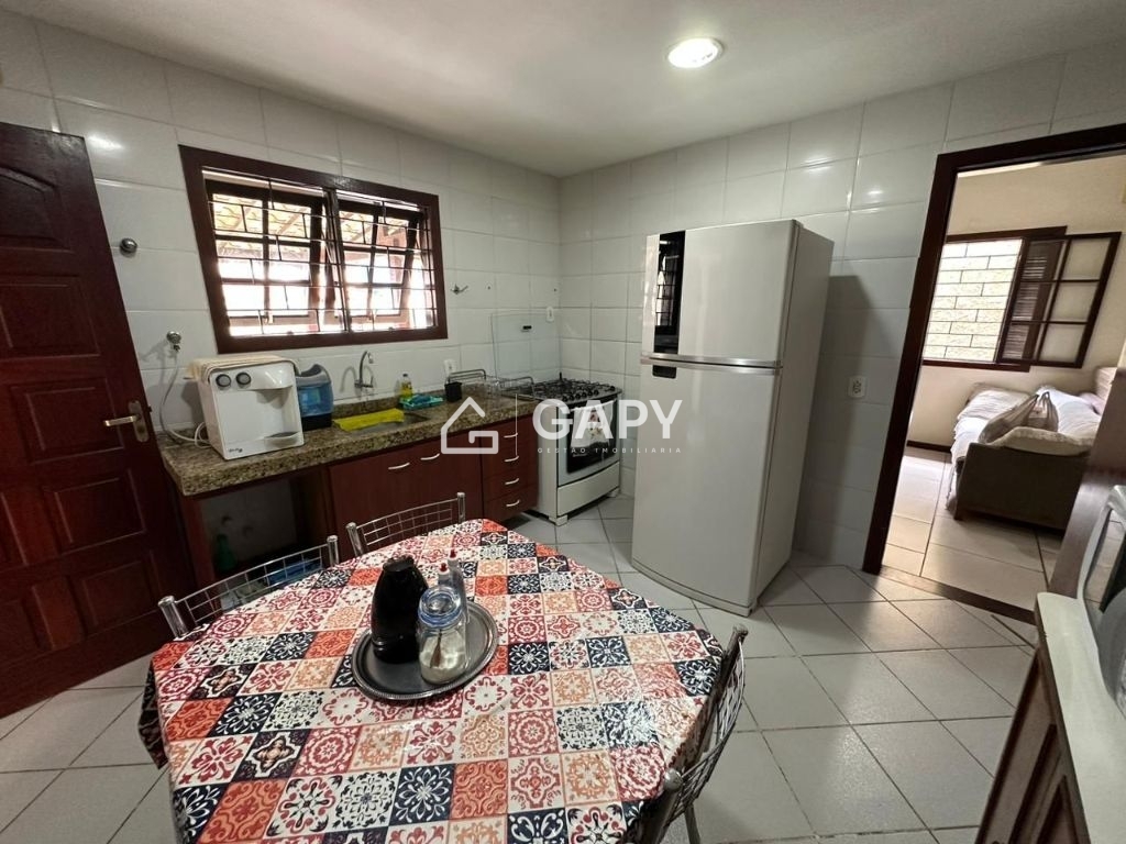 Casa à venda com 4 quartos, 192m² - Foto 14