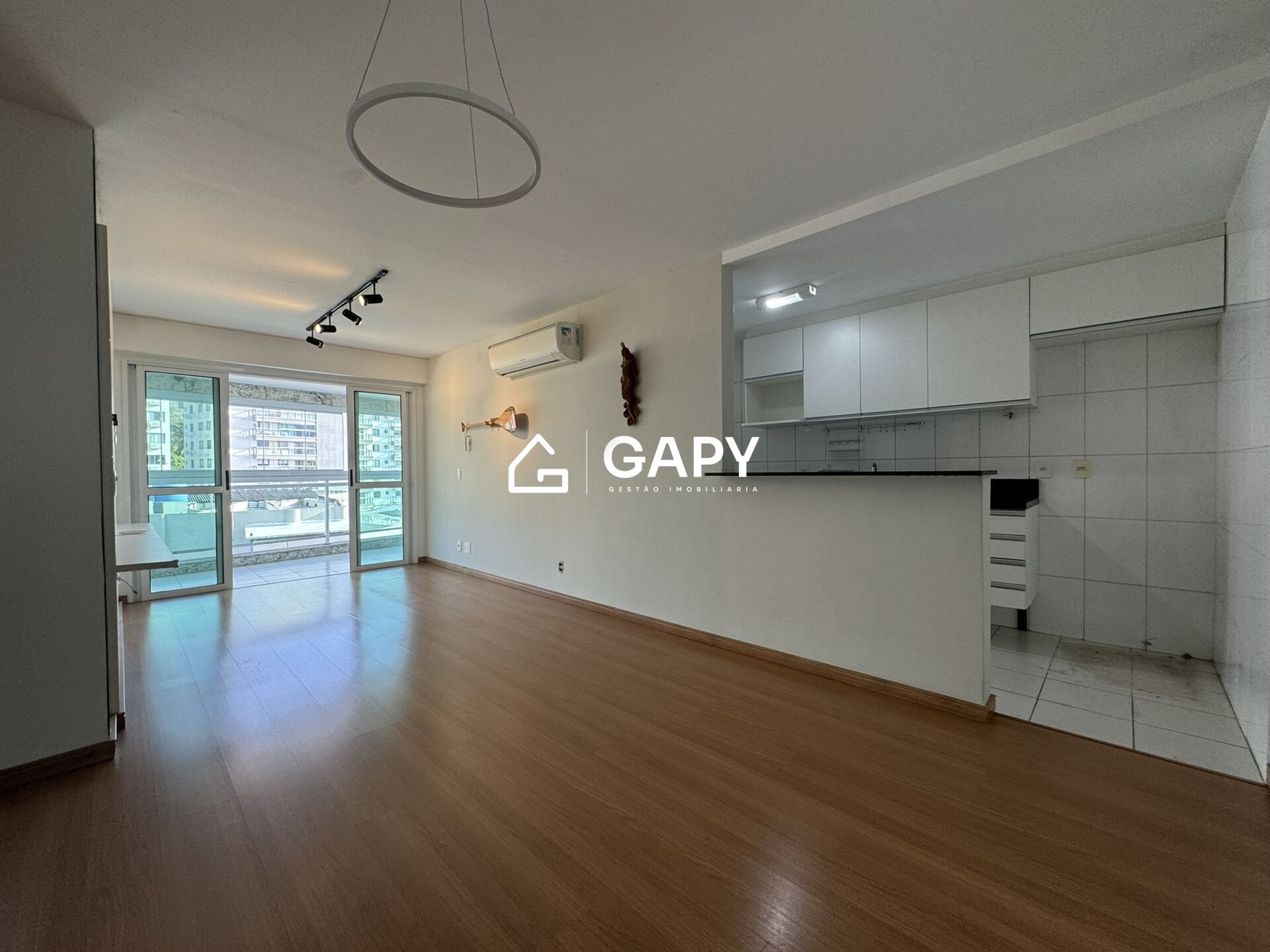 Apartamento à venda com 2 quartos, 86m² - Foto 4