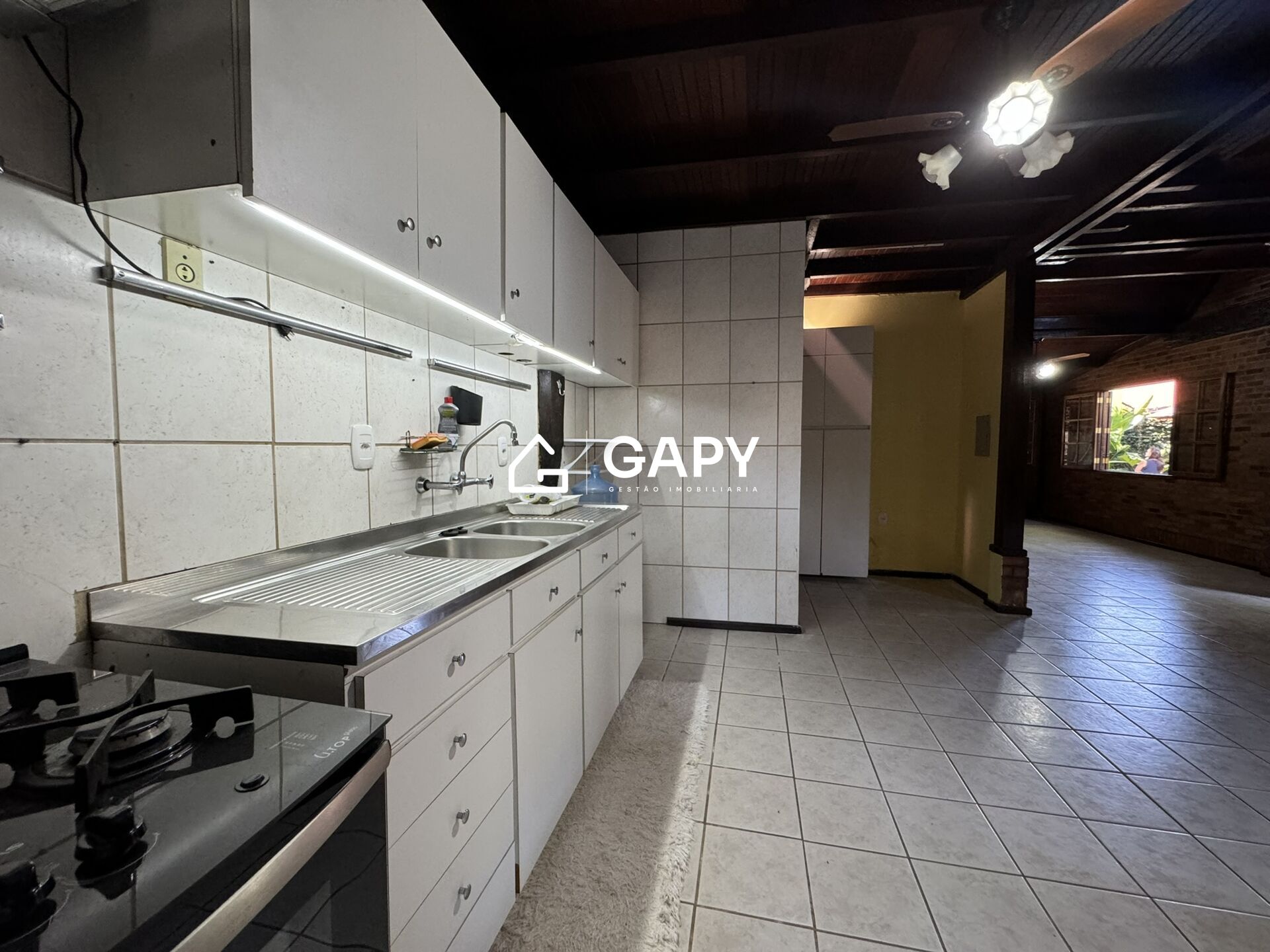 Casa à venda com 2 quartos, 195m² - Foto 13