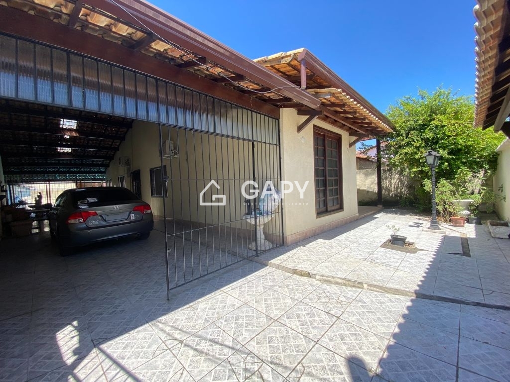 Casa à venda com 2 quartos, 250m² - Foto 1