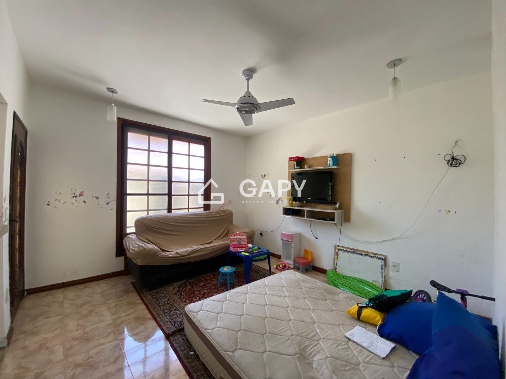 Casa à venda com 2 quartos, 250m² - Foto 7