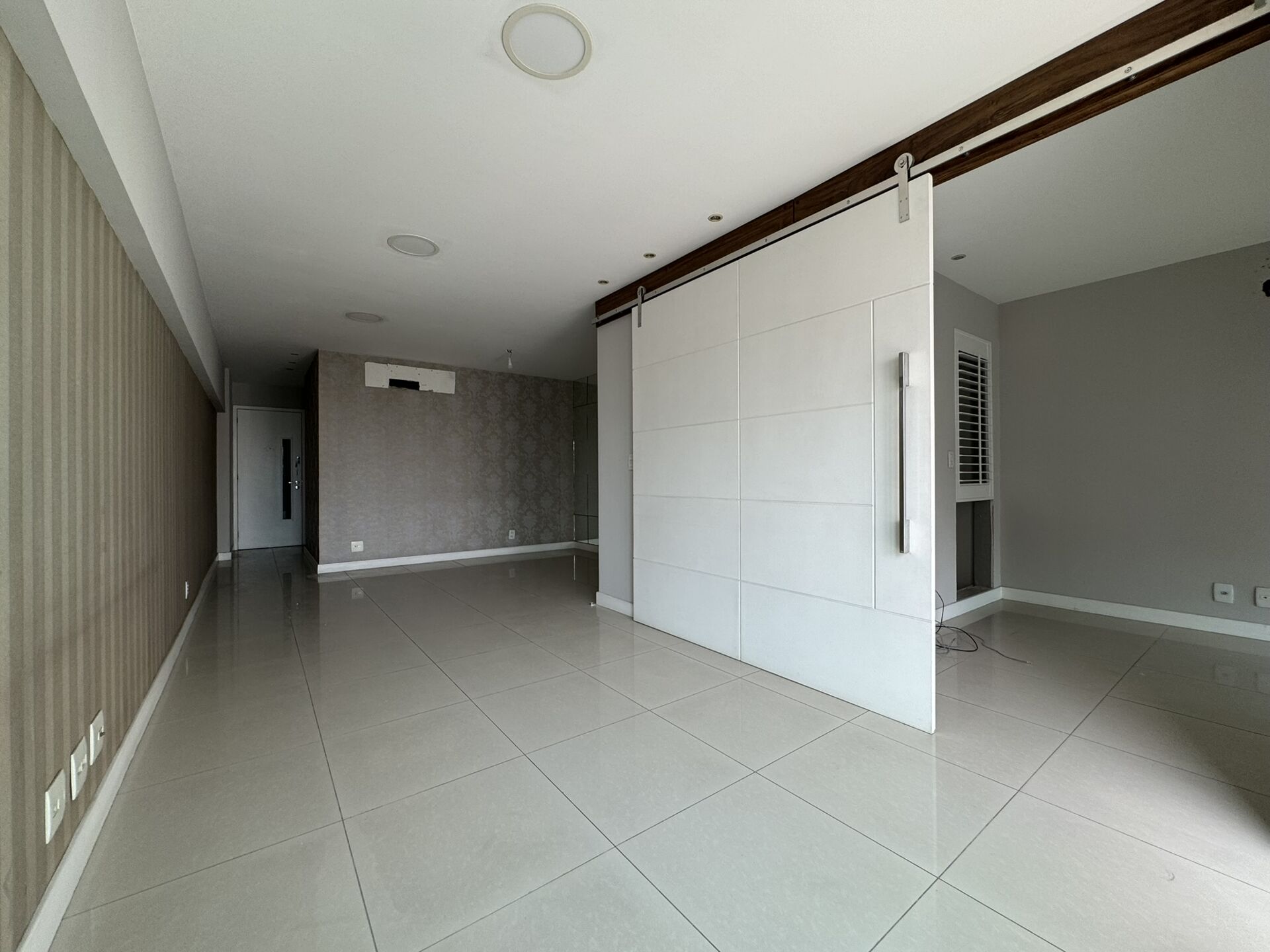 Apartamento à venda com 4 quartos, 142m² - Foto 1