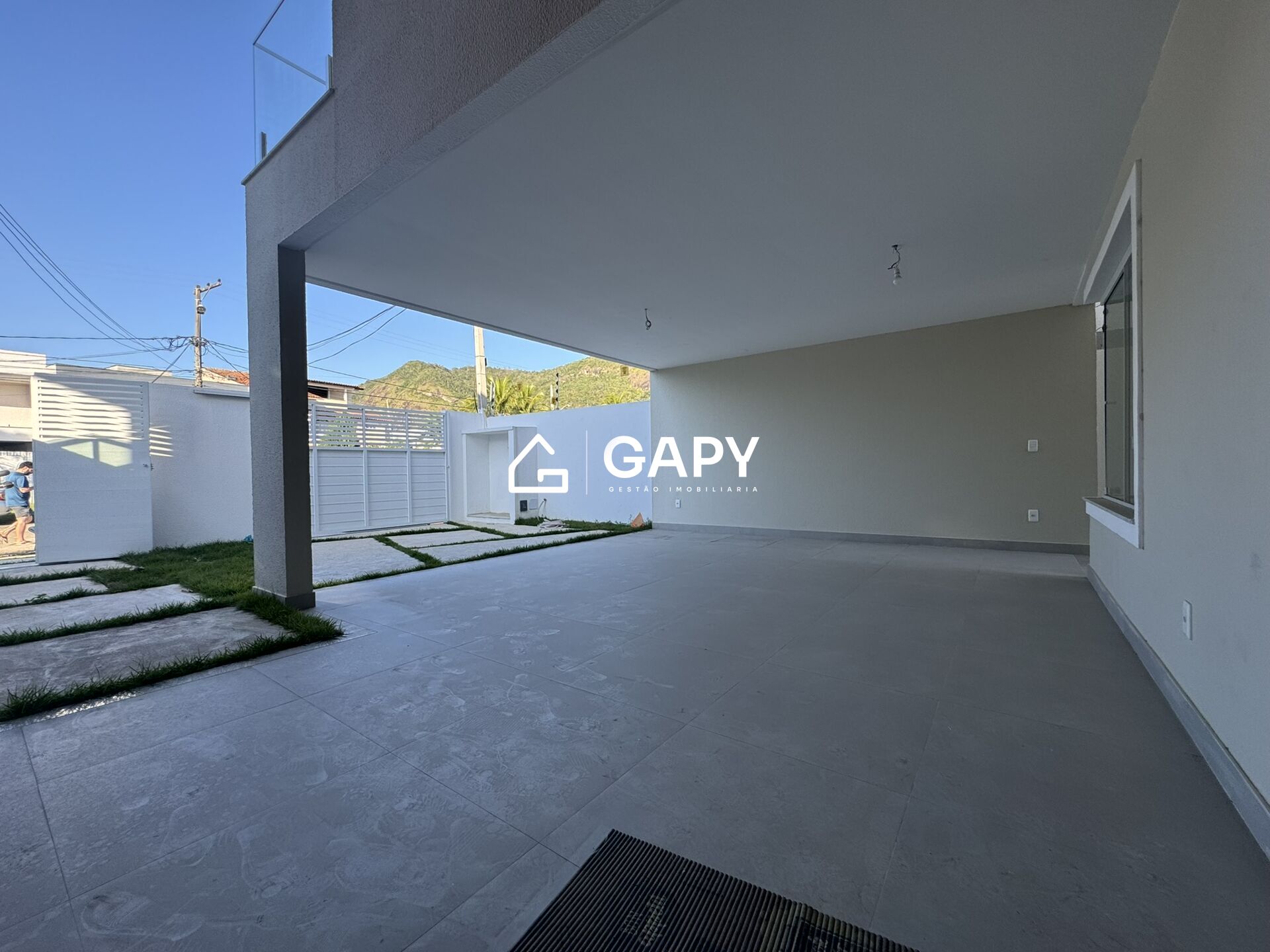 Casa à venda com 3 quartos, 213m² - Foto 2