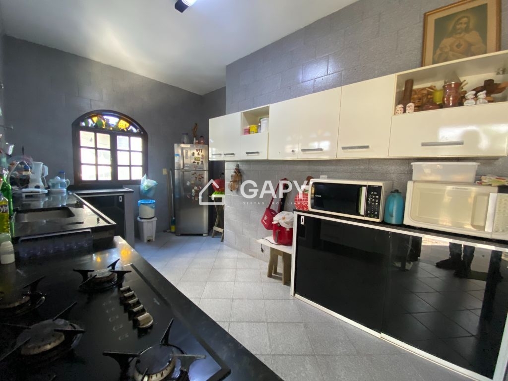 Casa à venda com 2 quartos, 220m² - Foto 13