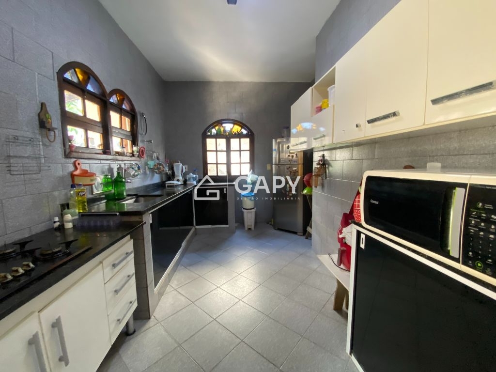 Casa à venda com 2 quartos, 220m² - Foto 12