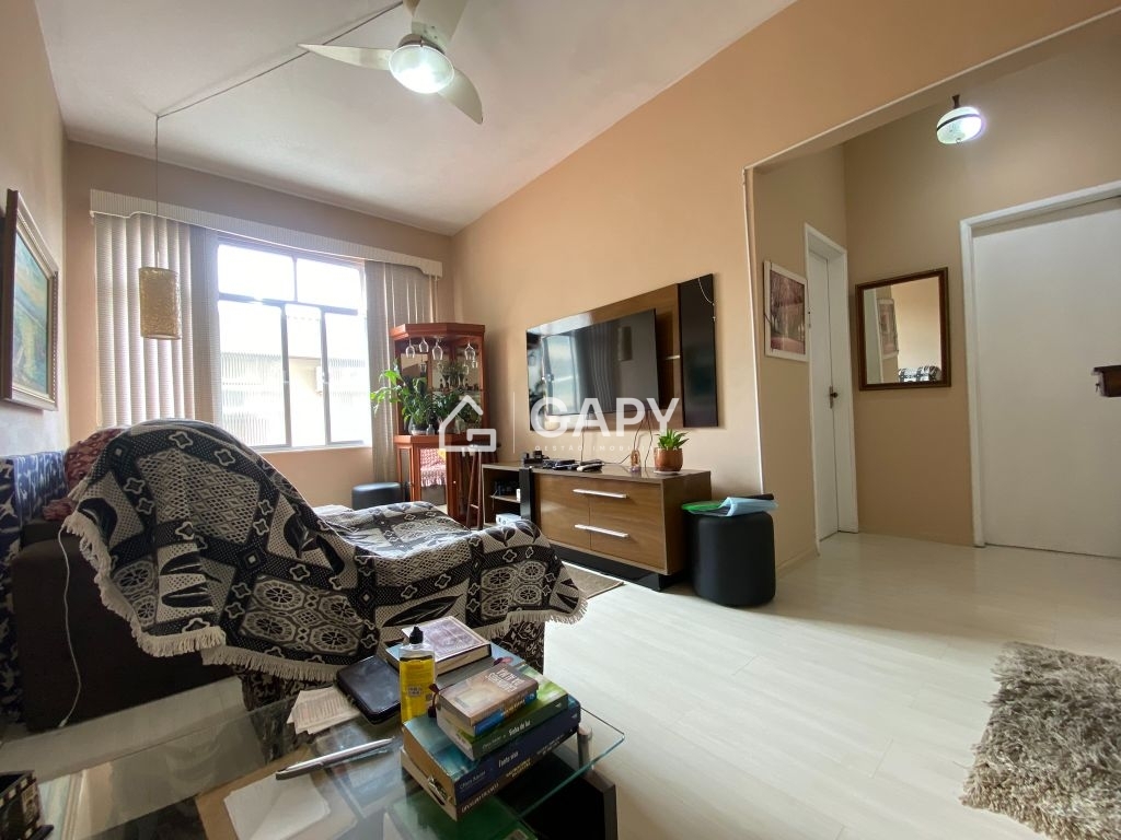 Apartamento à venda com 2 quartos, 75m² - Foto 2