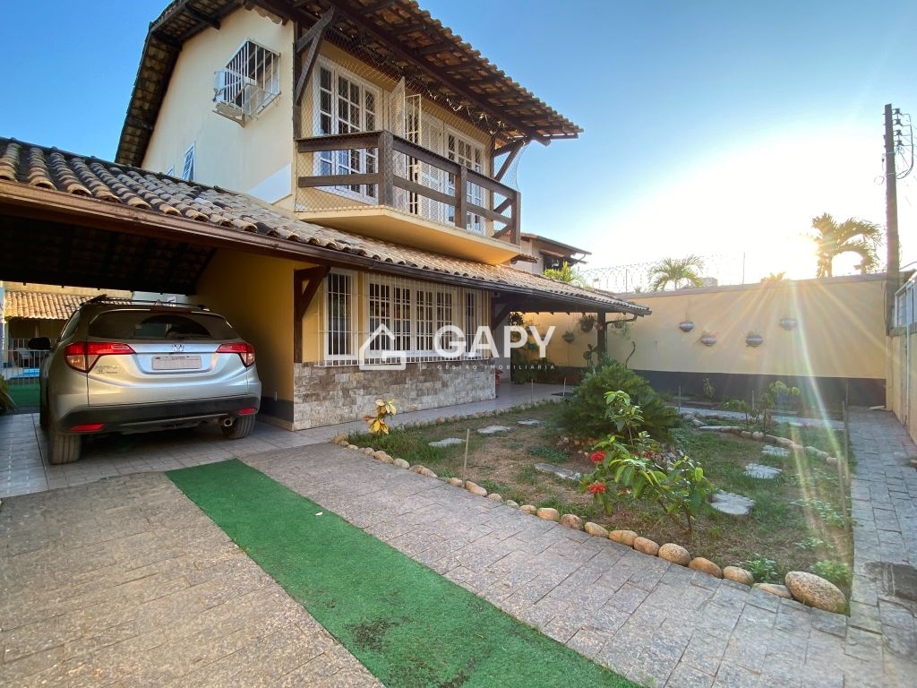 Casa à venda com 3 quartos, 153m² - Foto 1