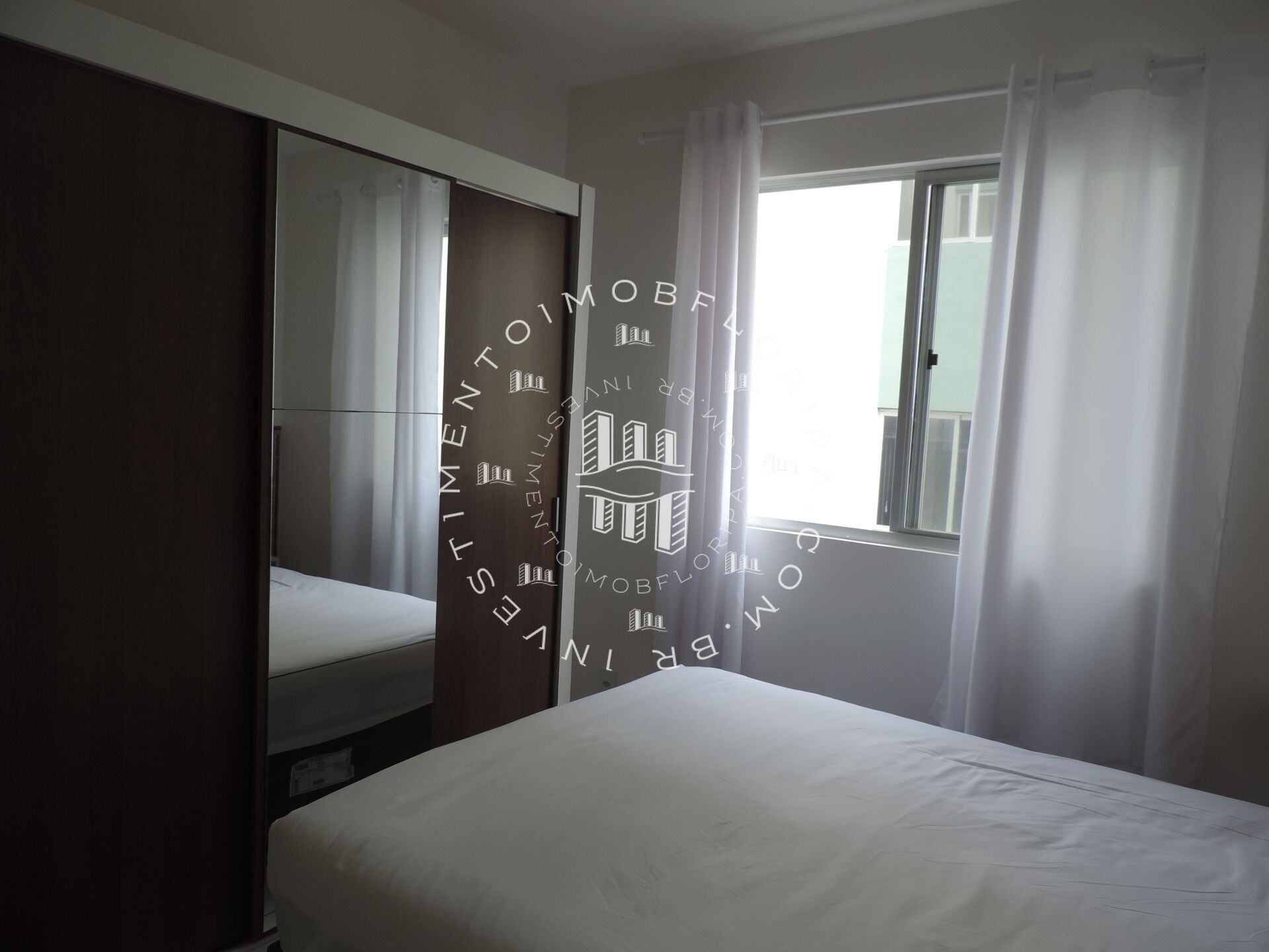 Apartamento à venda com 2 quartos, 64m² - Foto 4